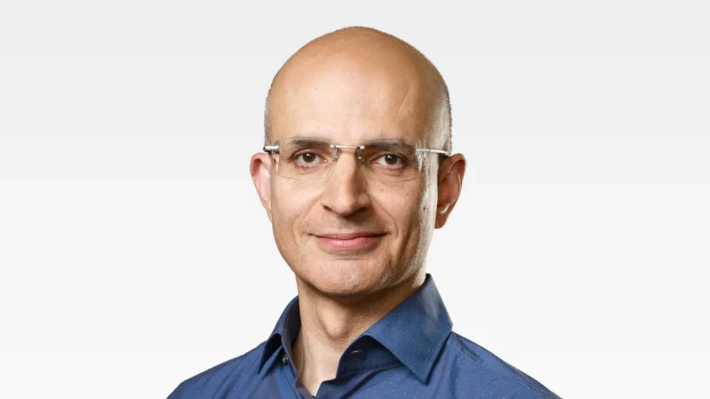 Sabih Khan New COO Apple Replaces Jeff Williams